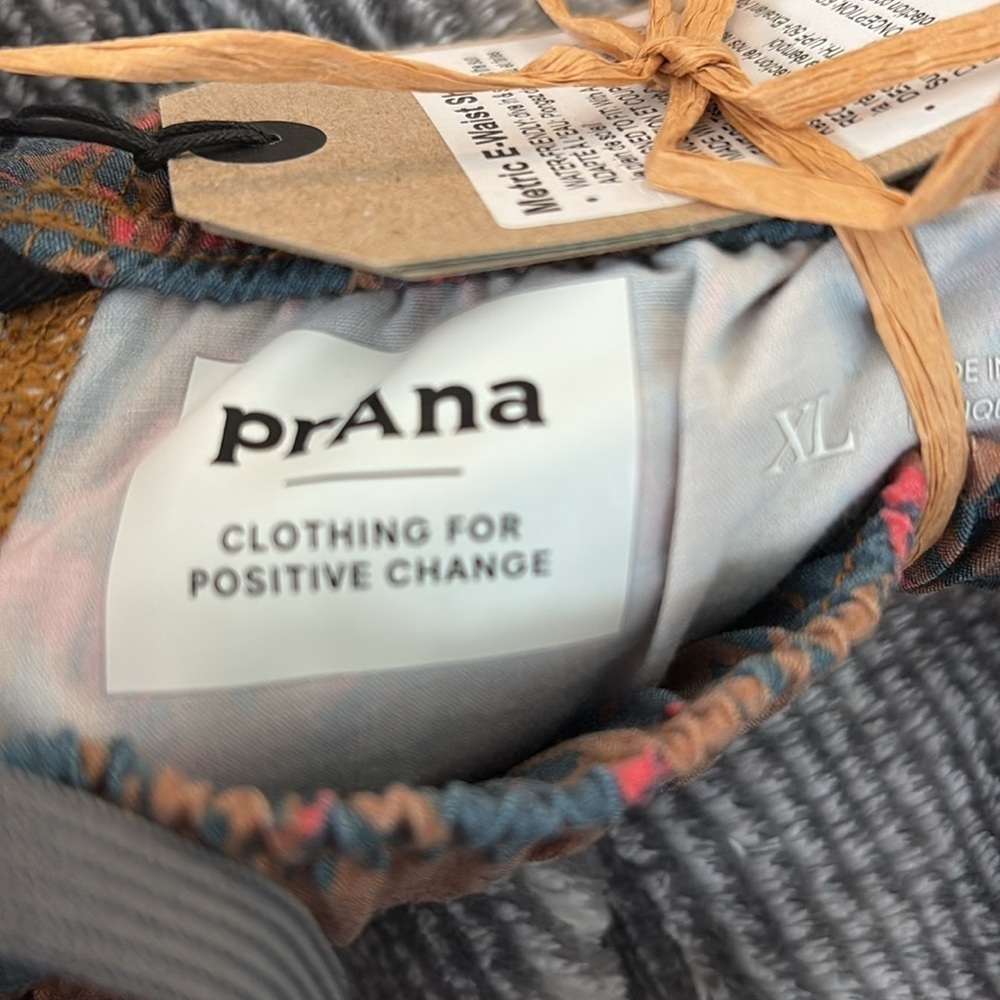 NWT Prana Metric E-Waist Short in Fresca Camo Size XL 8” Inseam - Picture 6 of 6